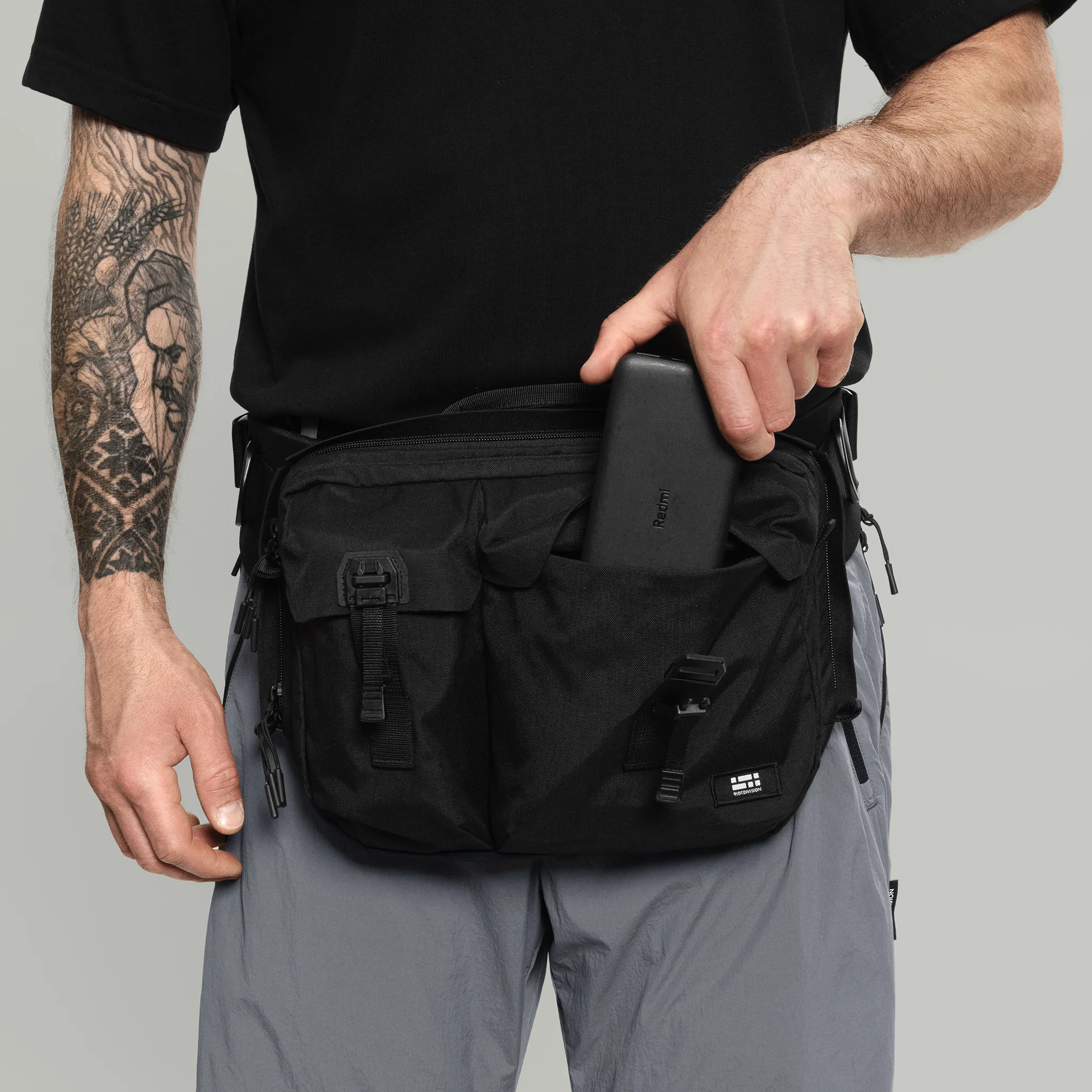 3CH0 2 Pockets Waist Bag Gen.1 RD-3CH02PWB_GEN.1 BLACK - Image 18