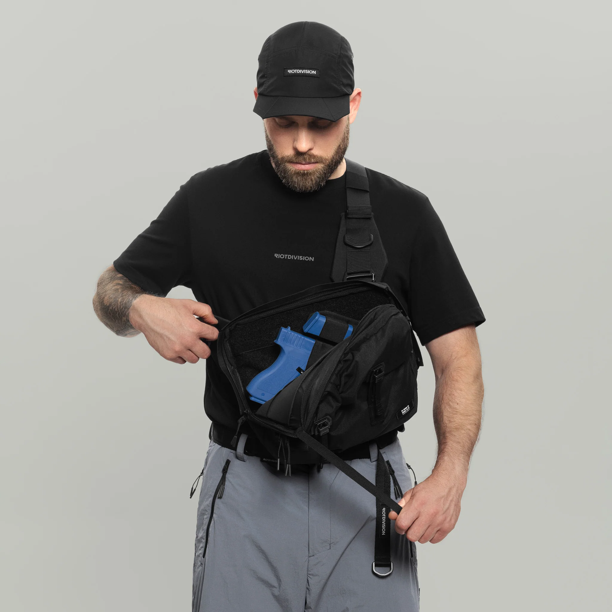 3CH0 2 Pockets Waist Bag Gen.1 RD-3CH02PWB_GEN.1 BLACK - Image 4