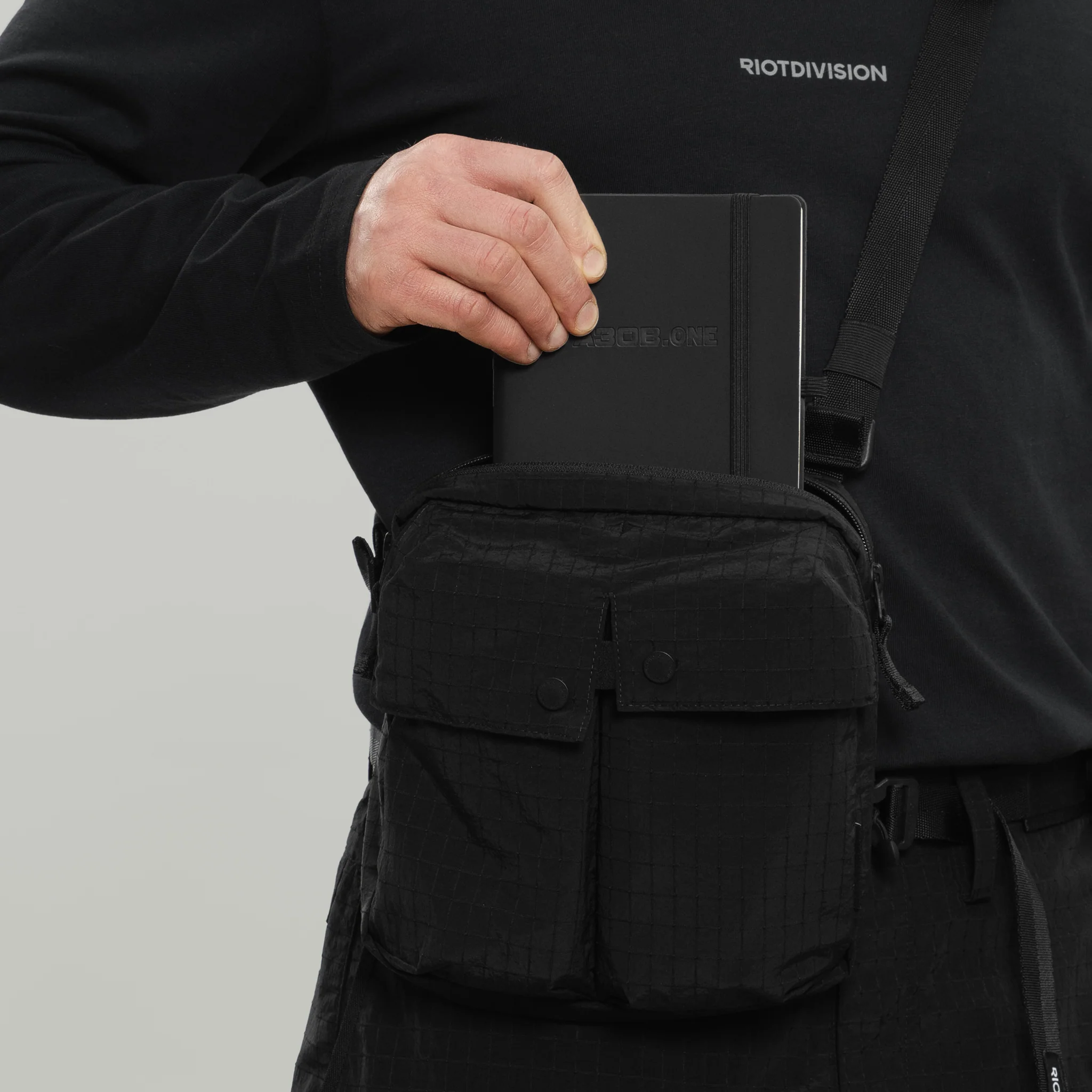 M70 Crossbody Bag Gen.1 RD-M70CB_GEN.1 BLACK - Image 6
